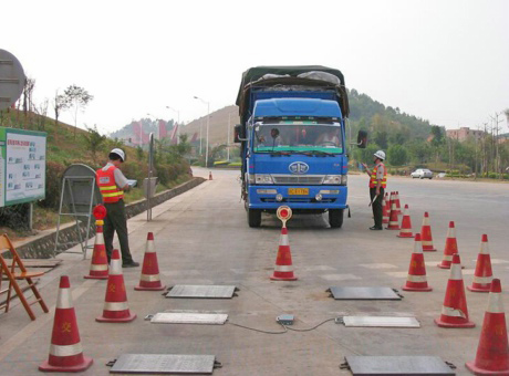 軸重秤-高速公路交警專用地磅、便攜式公路超載檢測(cè)系統(tǒng)